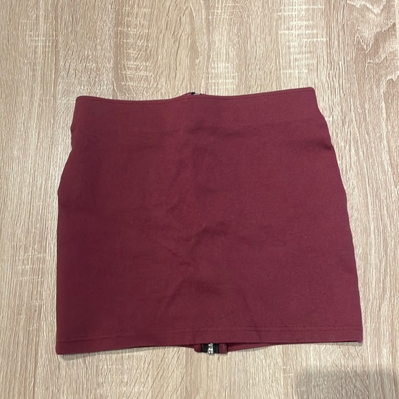H&M Maroon Mini Skirt - Picture 1 of 5